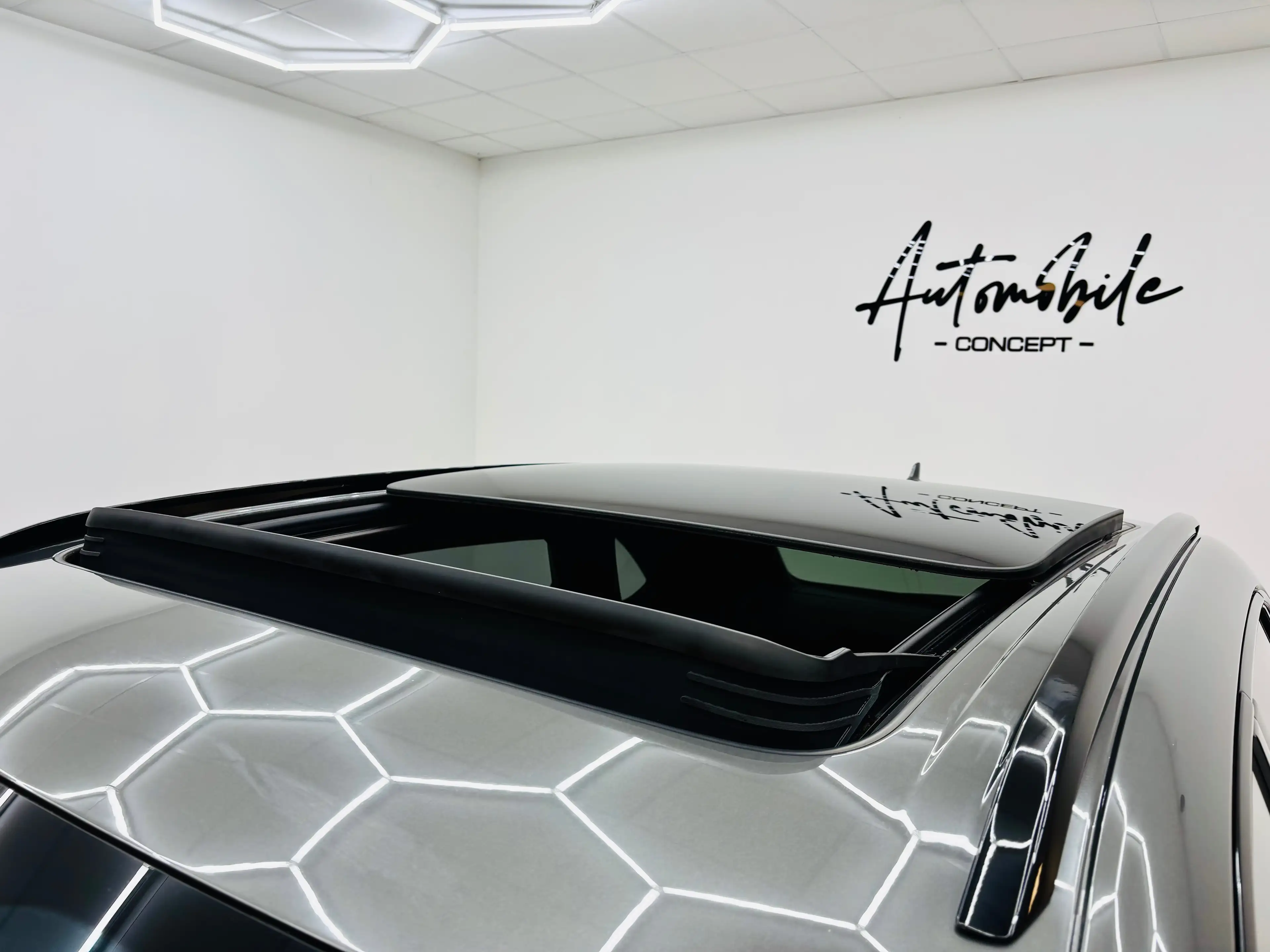 Bentley Bentayga ⚫️W12 TWIN TURBO⚫️AKRAPOVIC EXHAUST⚫️PANO — photo 12