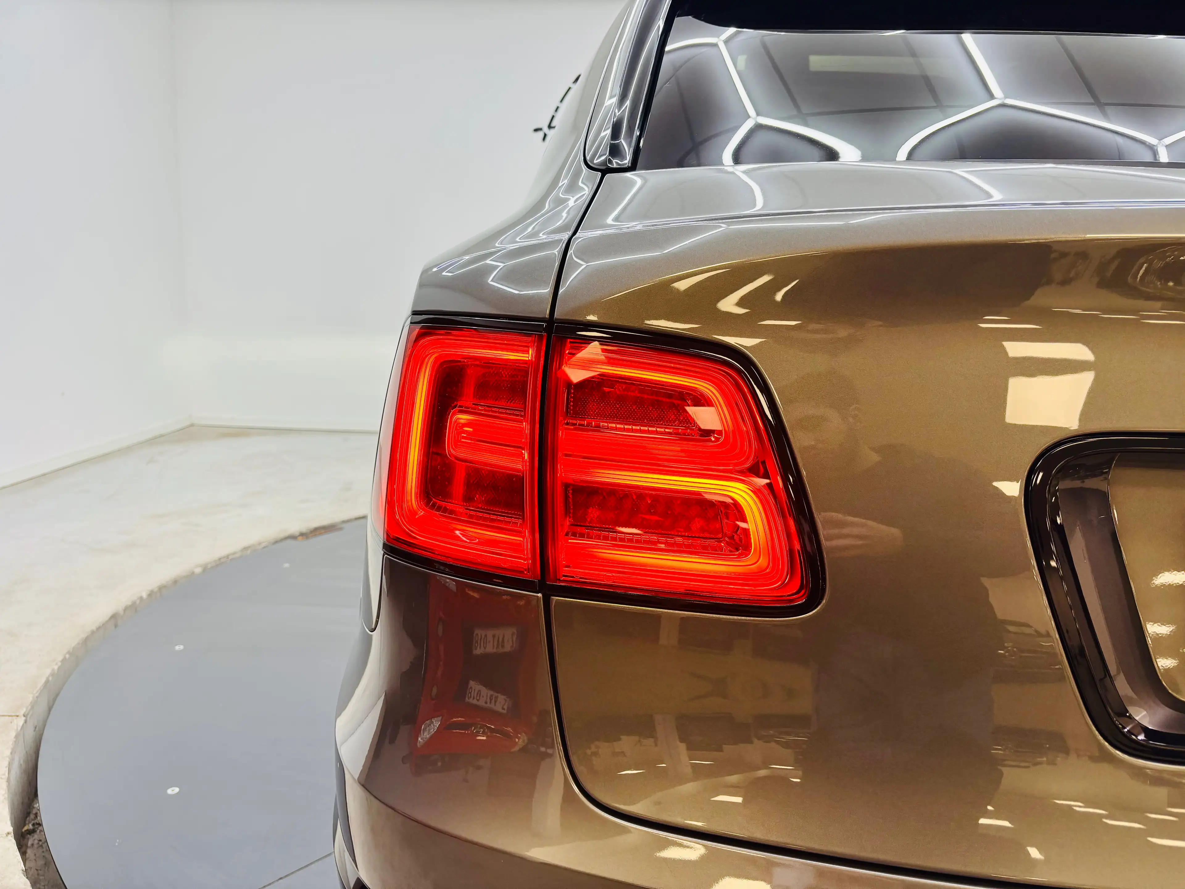 Bentley Bentayga ⚫️W12 TWIN TURBO⚫️AKRAPOVIC EXHAUST⚫️PANO — photo 10