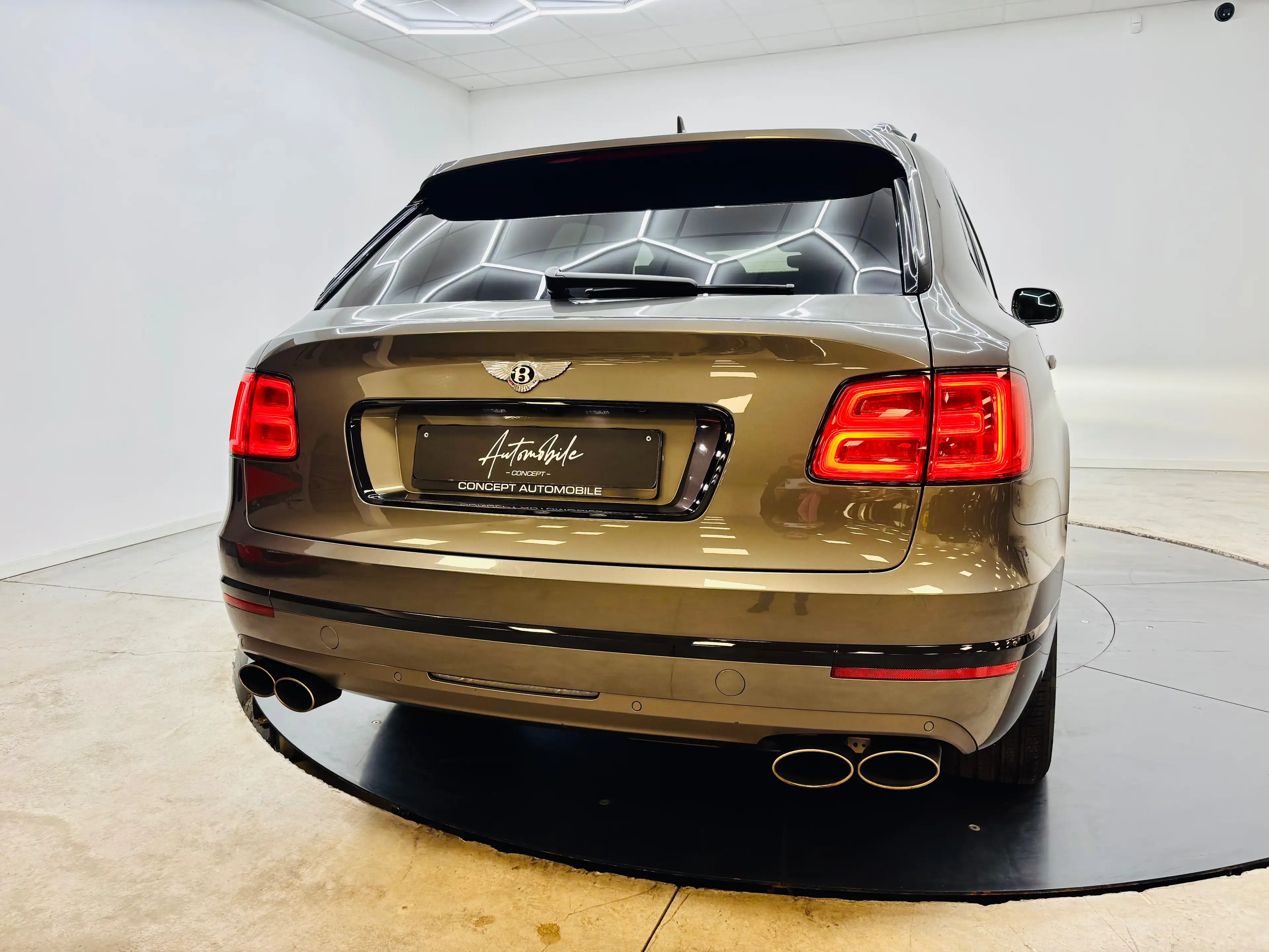 Bentley Bentayga ⚫️W12 TWIN TURBO⚫️AKRAPOVIC EXHAUST⚫️PANO — photo 14