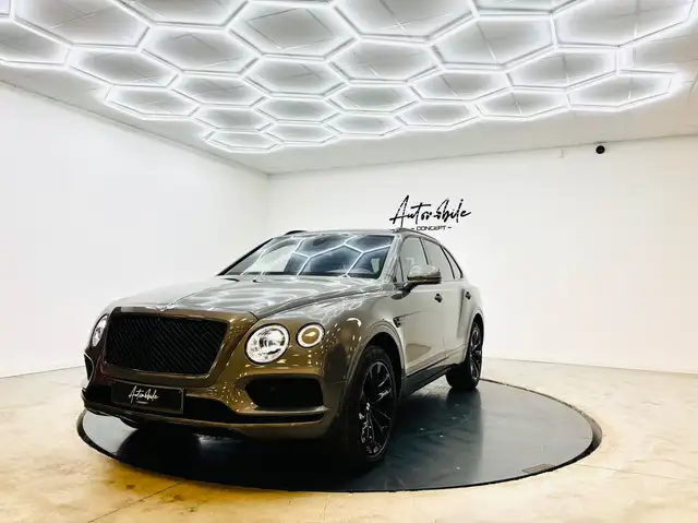 Bentley Bentayga ⚫️W12 TWIN TURBO⚫️AKRAPOVIC EXHAUST⚫️PANO