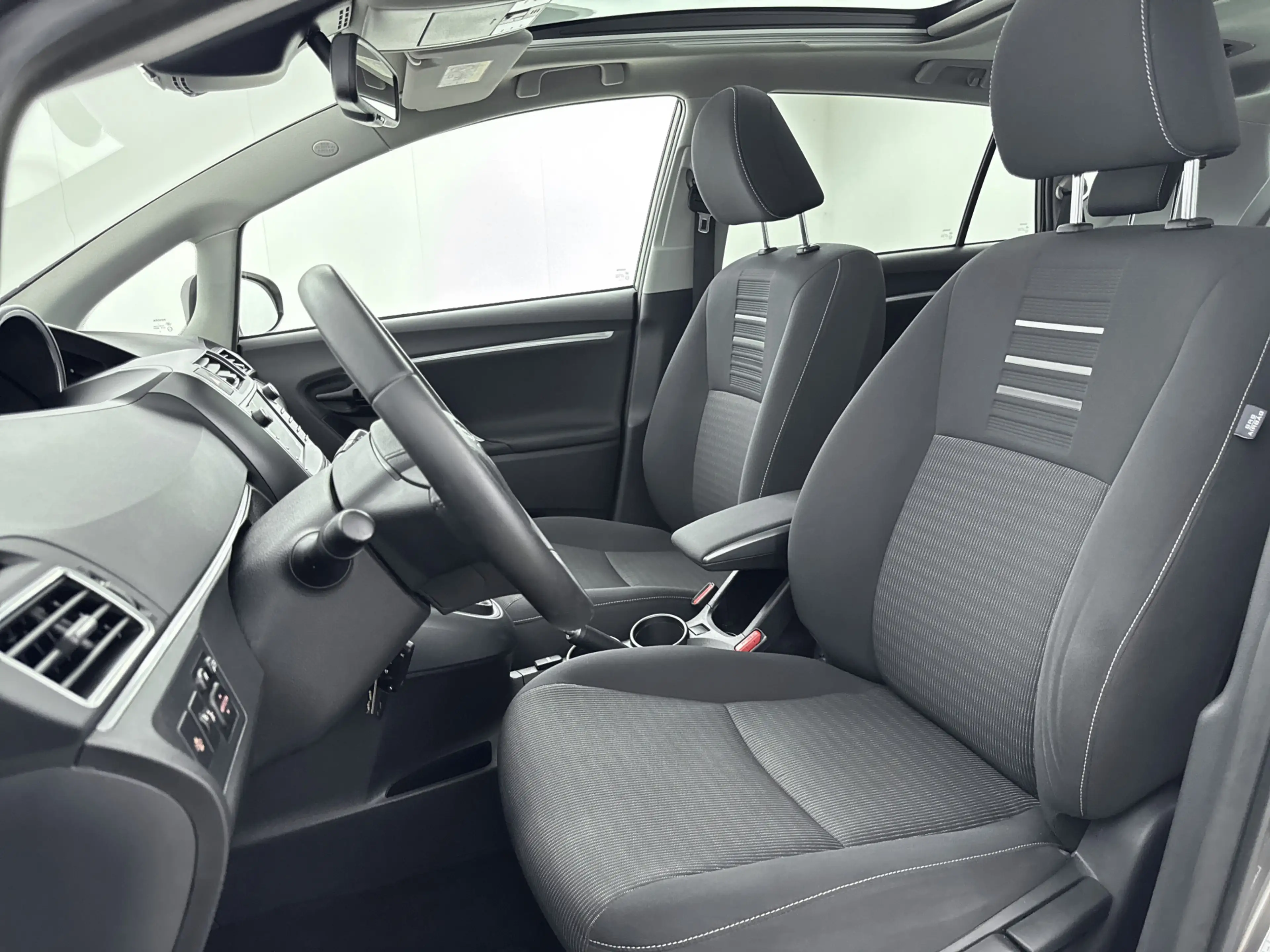 Toyota Verso 1.6 VVT-i Dynamic | Parkeersensoren V+A | Pano Dak — photo 4