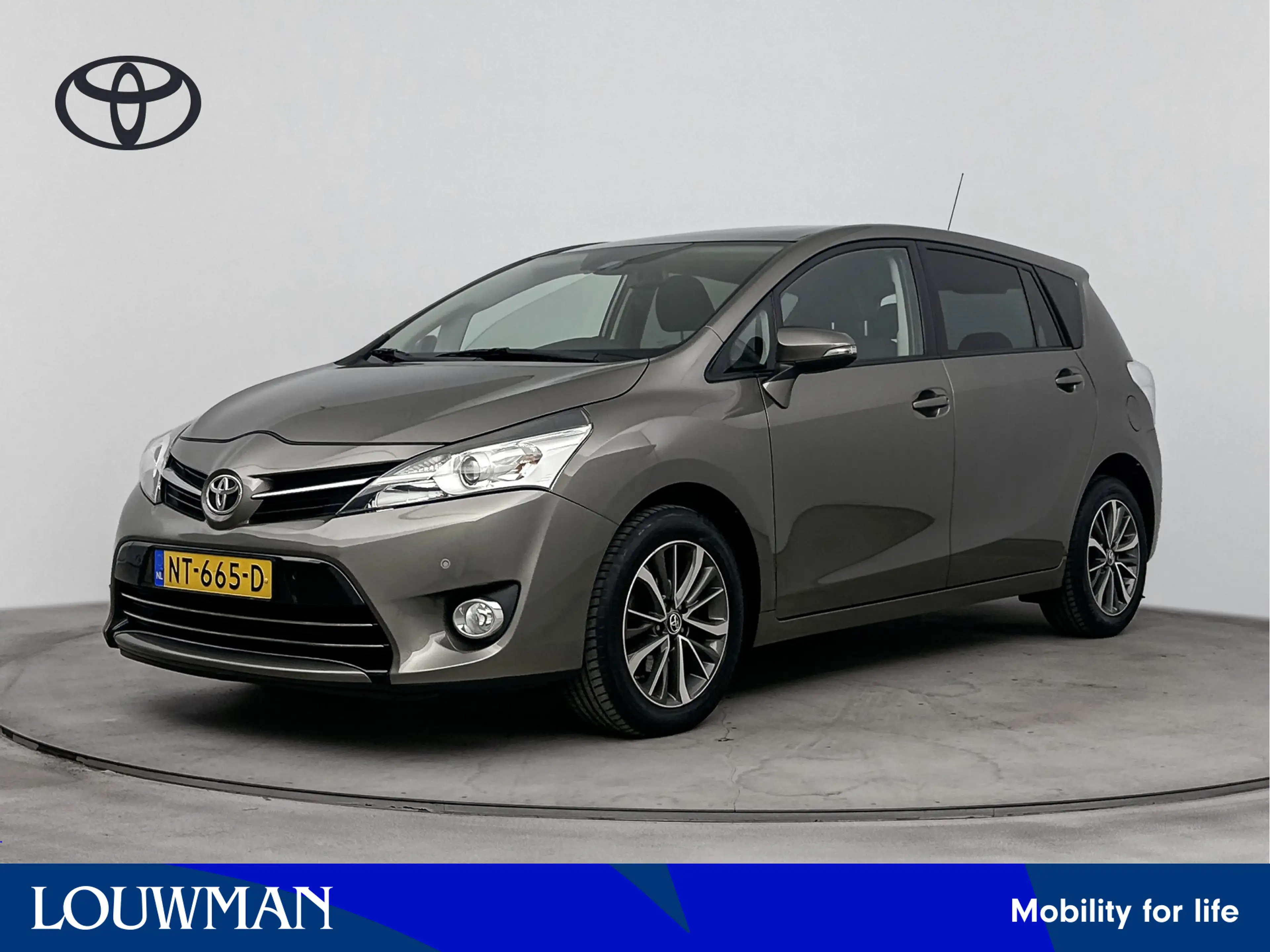Toyota Verso 1.6 VVT-i Dynamic | Parkeersensoren V+A | Pano Dak