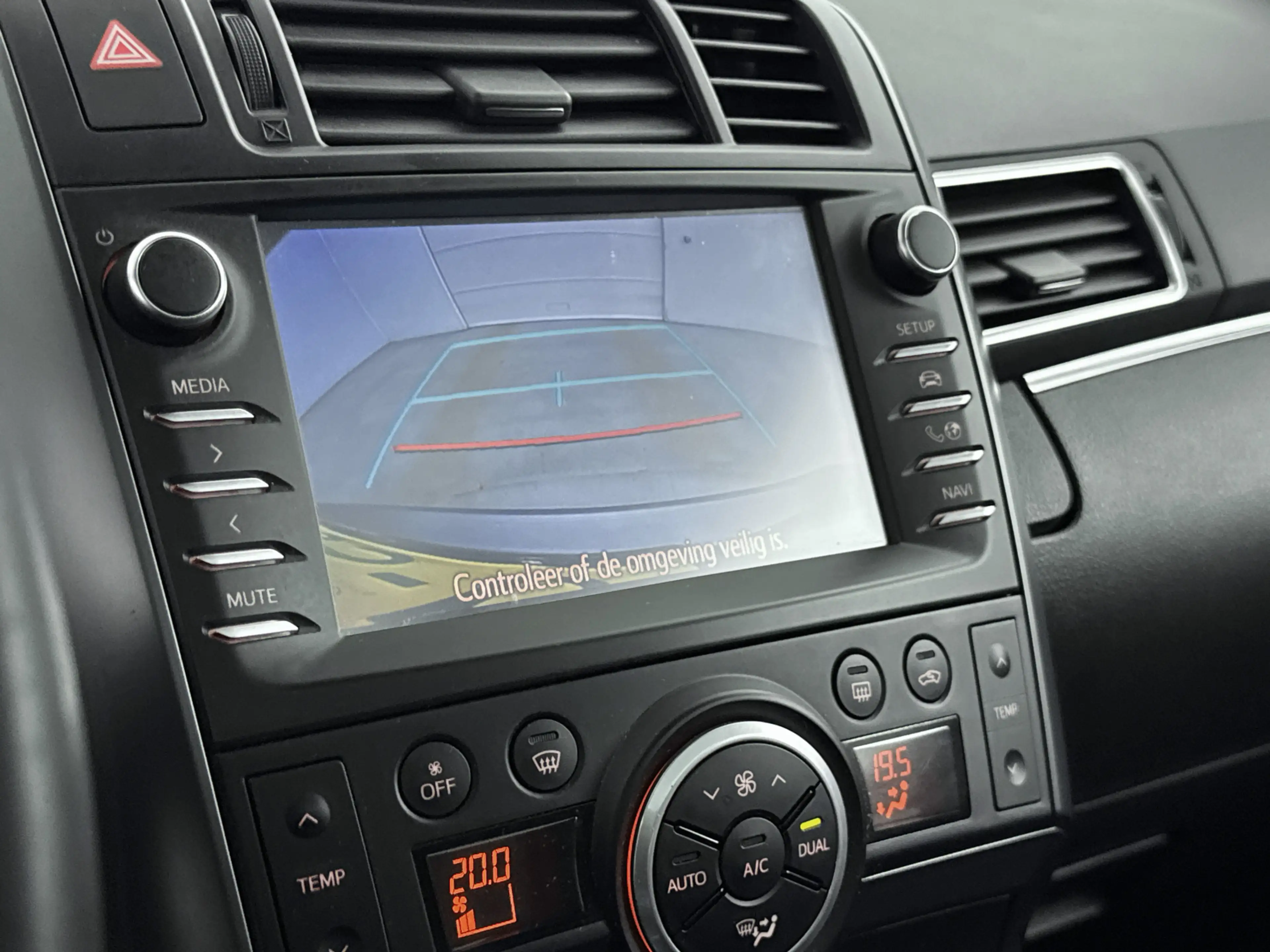Toyota Verso 1.6 VVT-i Dynamic | Parkeersensoren V+A | Pano Dak — photo 14