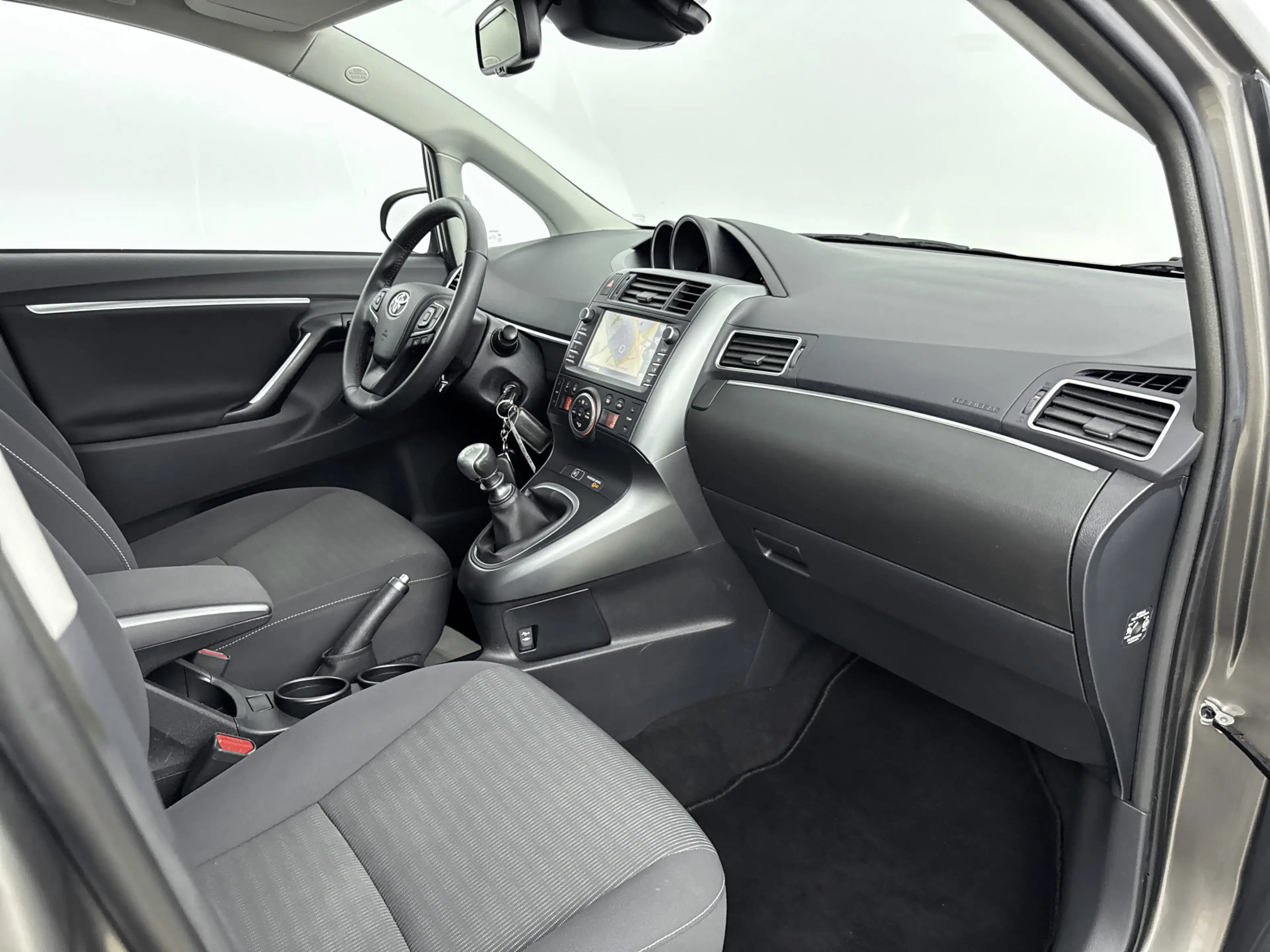 Toyota Verso 1.6 VVT-i Dynamic | Parkeersensoren V+A | Pano Dak — photo 10