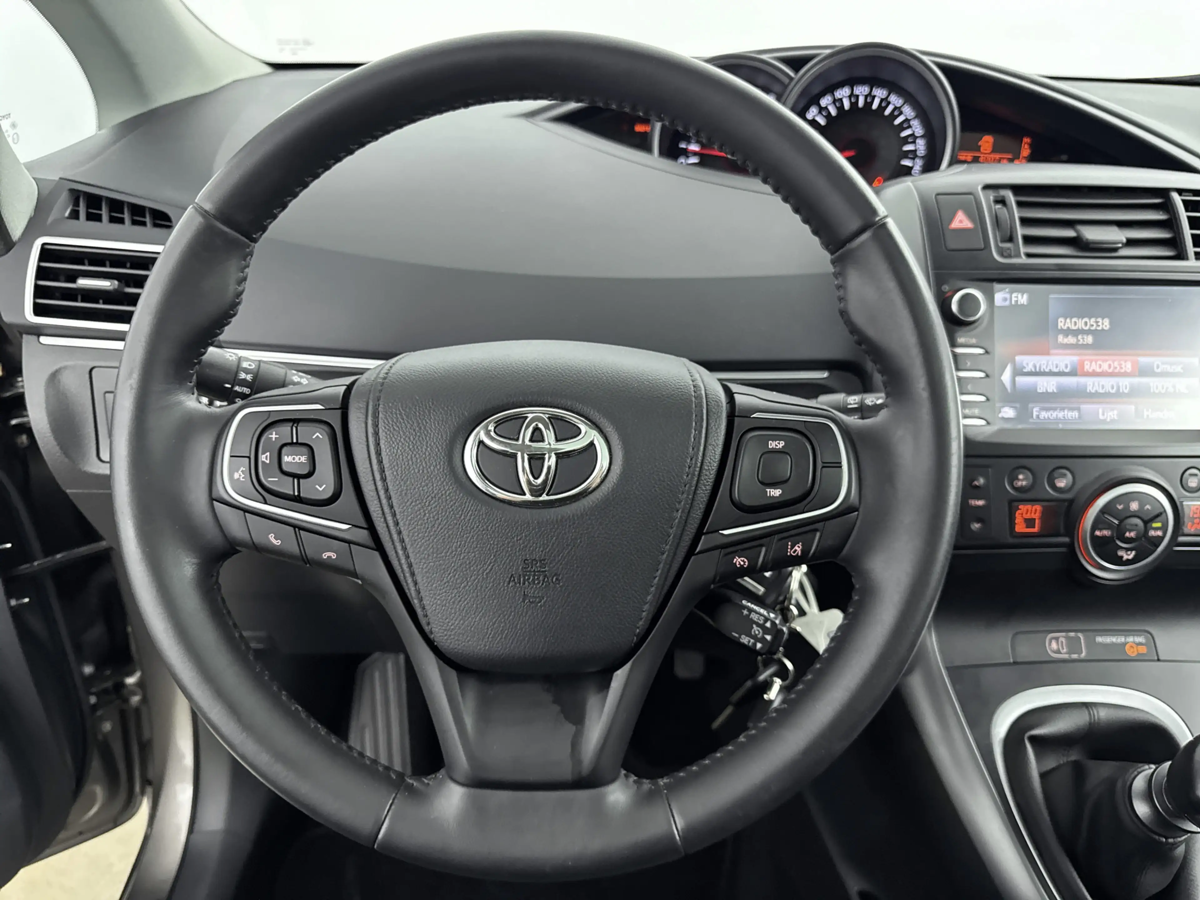 Toyota Verso 1.6 VVT-i Dynamic | Parkeersensoren V+A | Pano Dak — photo 7