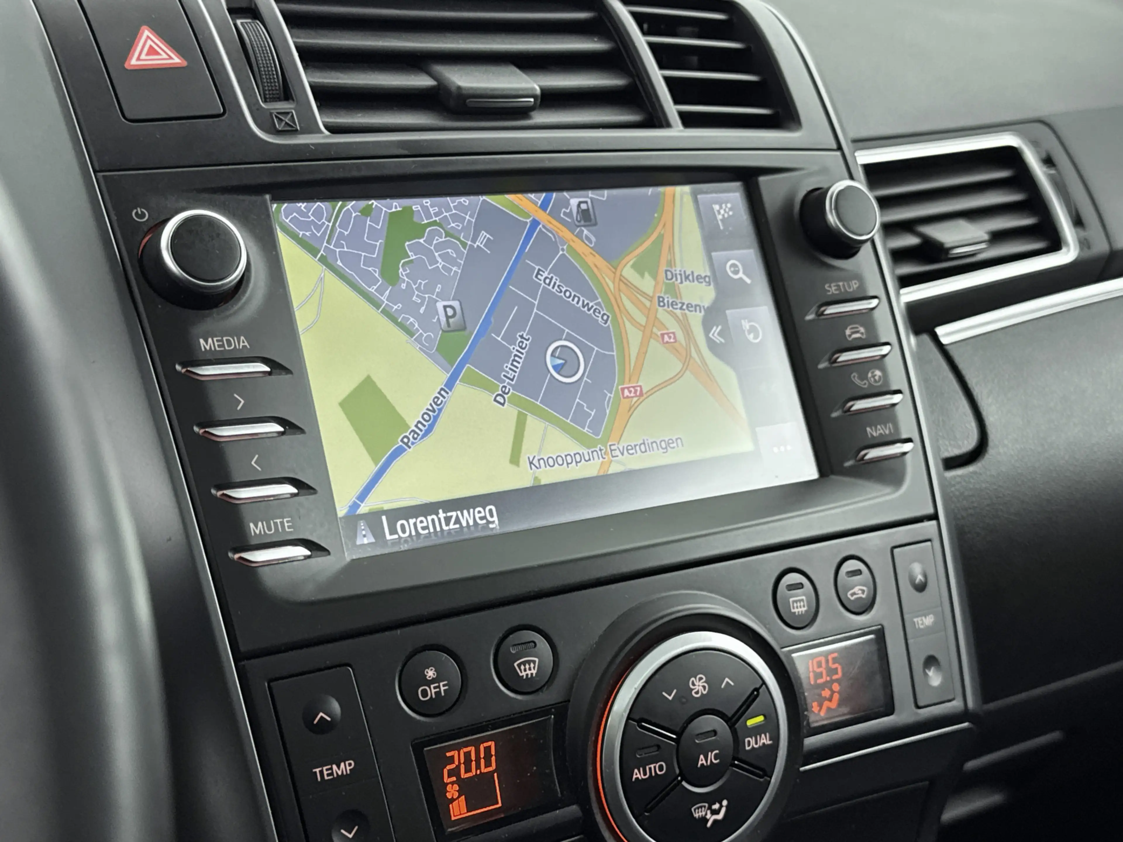 Toyota Verso 1.6 VVT-i Dynamic | Parkeersensoren V+A | Pano Dak — photo 15