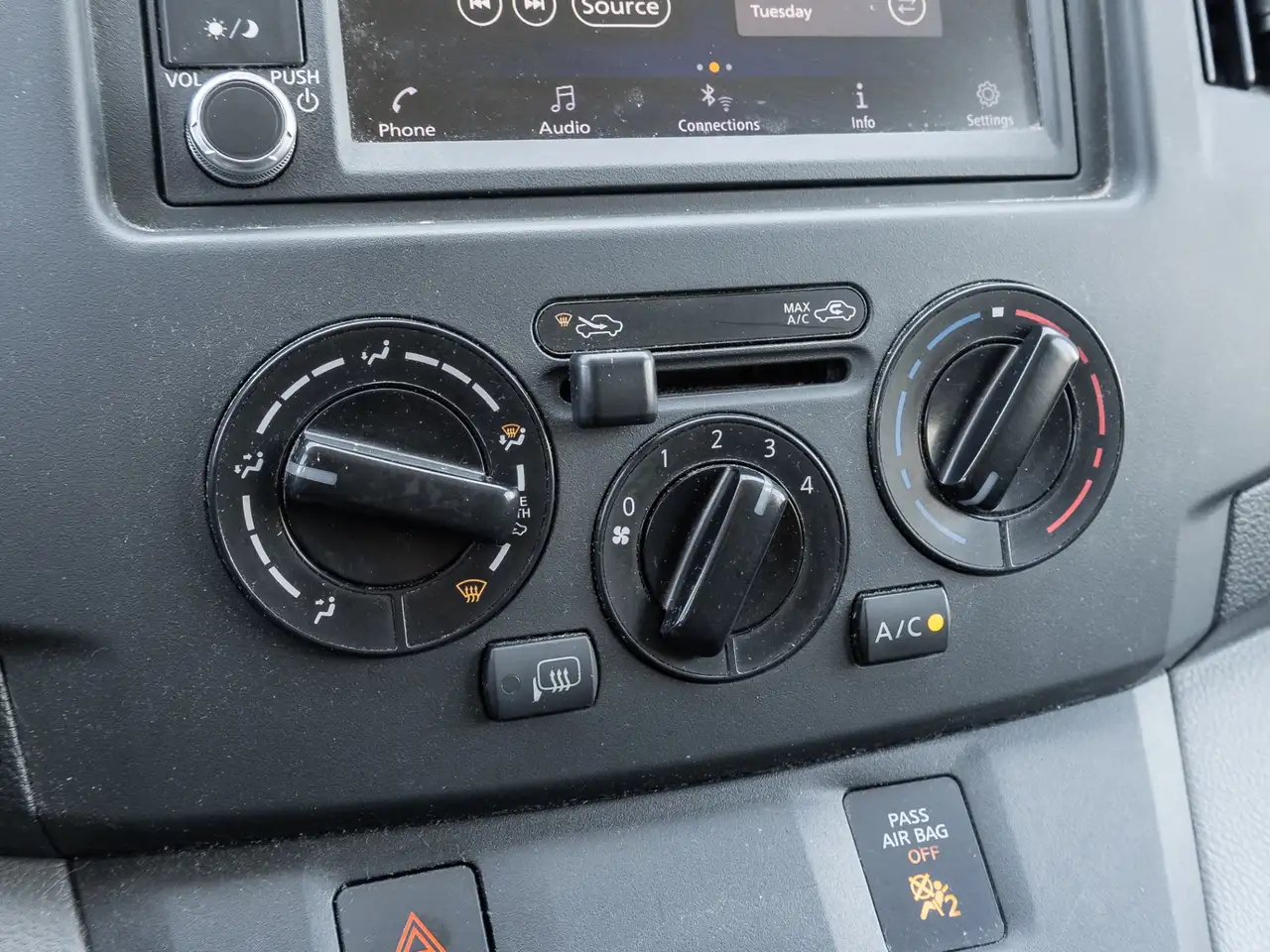 Nissan NV200 снимка Nissan NV200