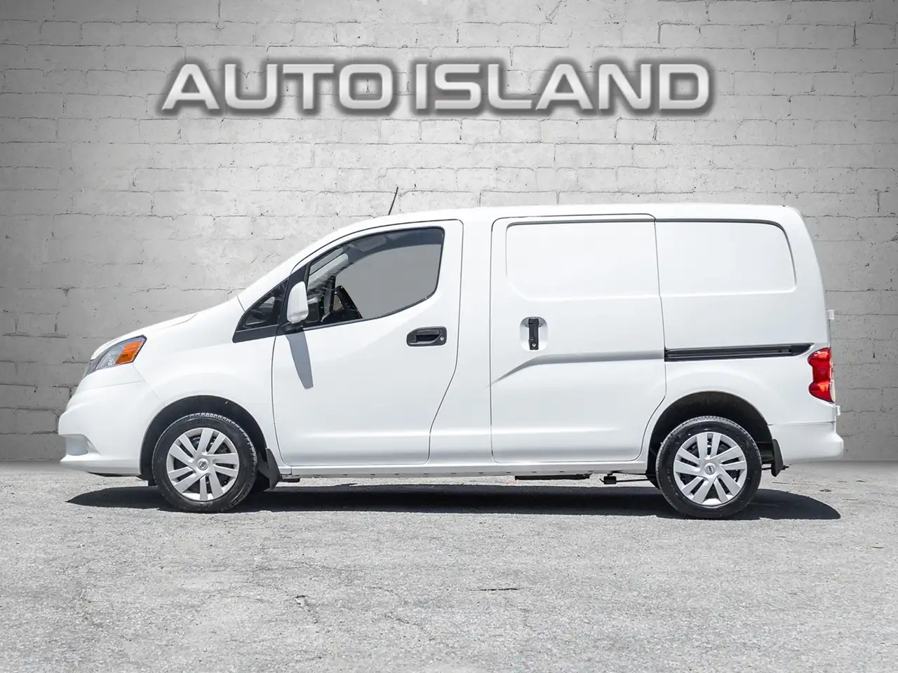 Nissan NV200 снимка Nissan NV200
