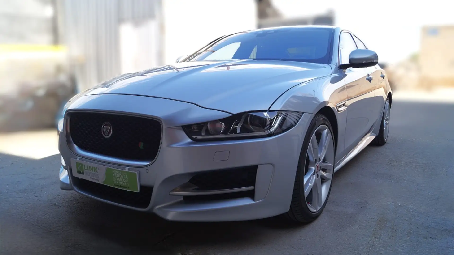 Jaguar XE 2.0 Diesel R-Sport AWD Aut. 180 Gris - 1