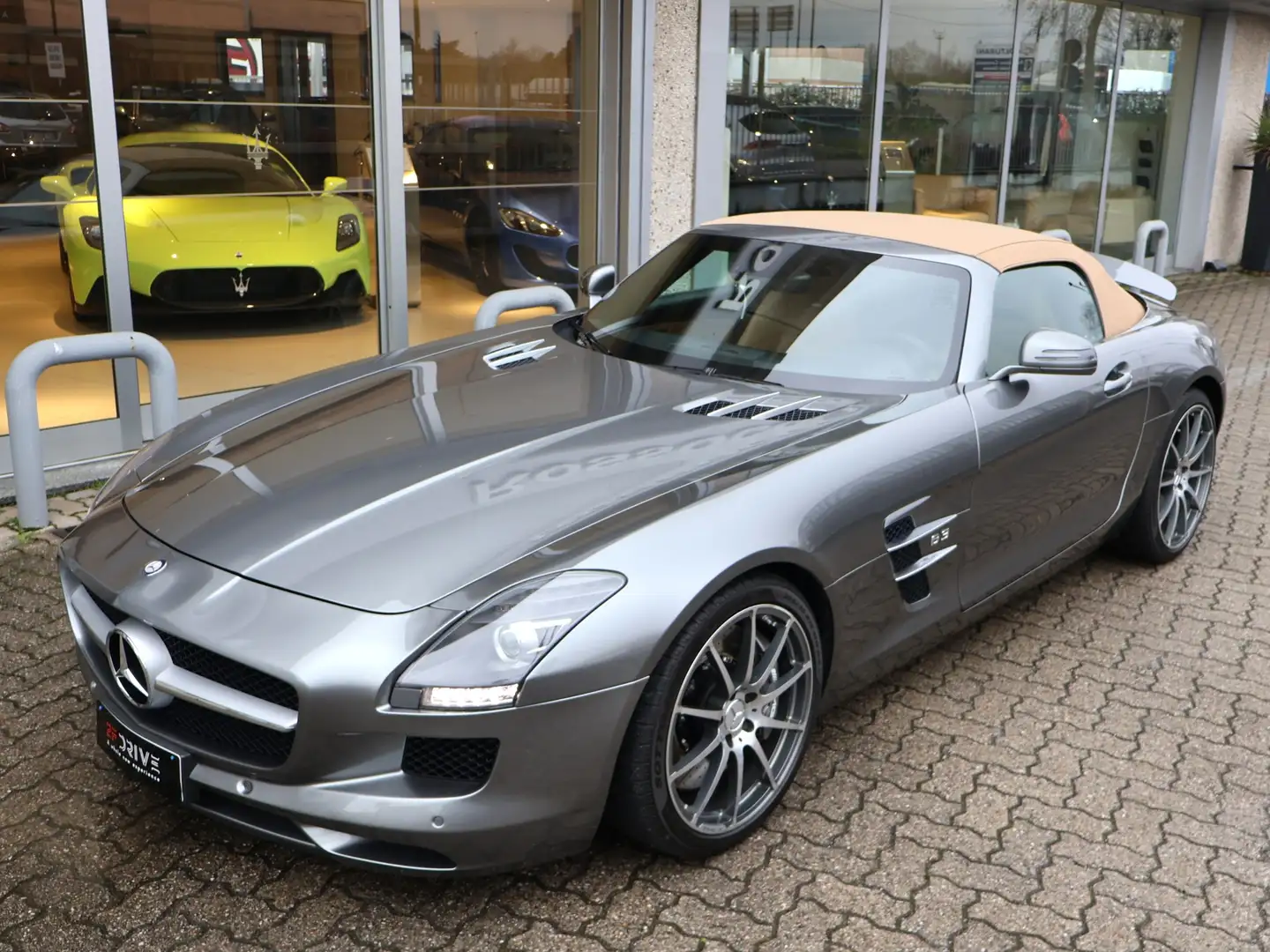 Mercedes-Benz SLS AMG Roadster R197 6.2 V8 Grau - 2