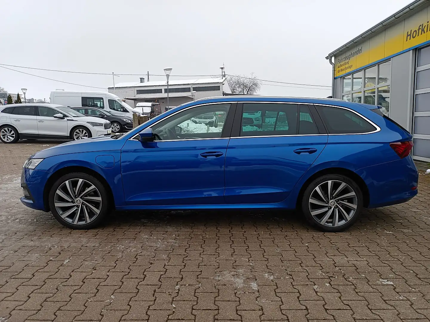 Skoda Octavia Combi TSI Style iV DSG *PANORAMA*LED*ACC*CANTON... Blau - 2