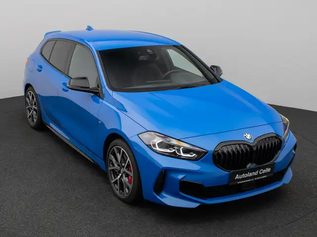 BMW 1 Series view 3
