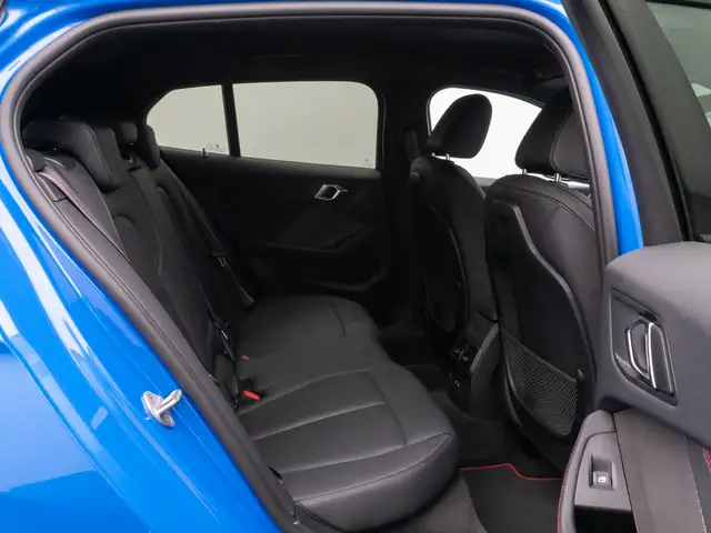 BMW 1 Series view 26