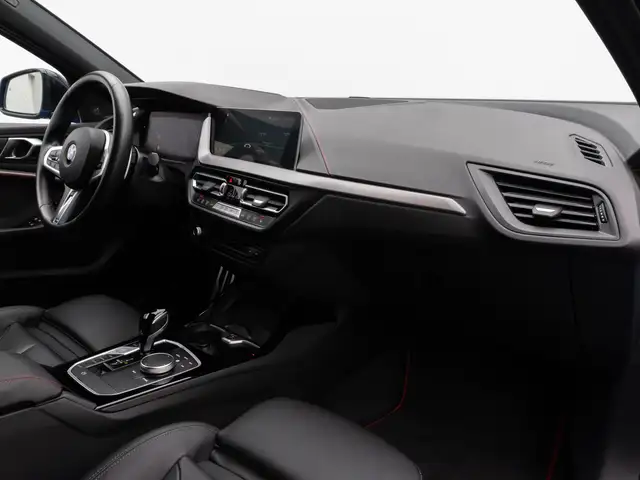 BMW 1 Series view 23