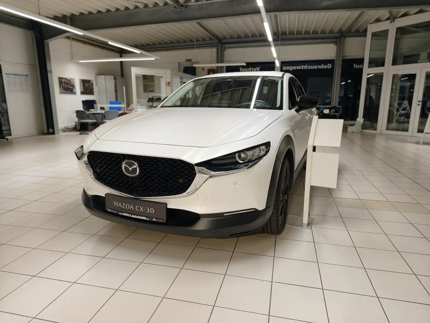 Mazda CX-30 2.5L e-SKYACTIV G 140ps Homura Weiß - 1