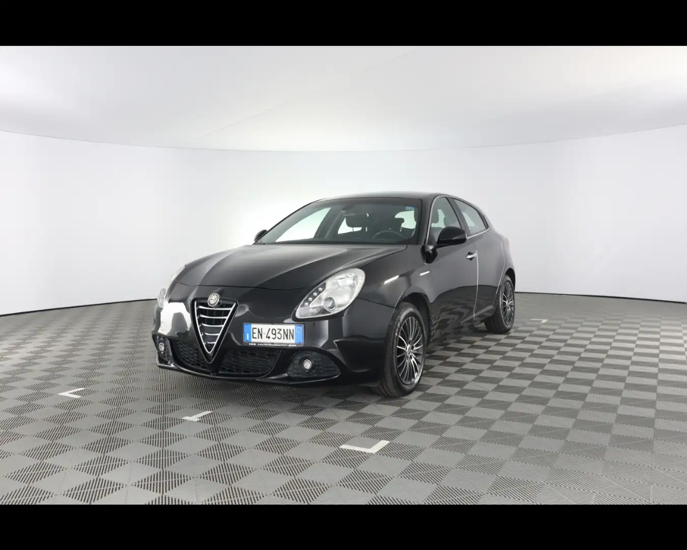 Alfa Romeo Giulietta 1.4 Turbo Distinctive Zwart - 2