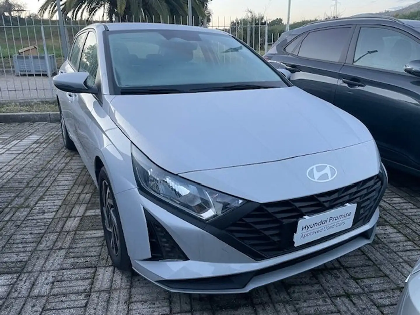 Hyundai i20 i20 1.2 mpi Connectline mt Gris - 2