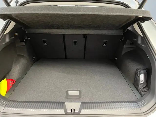 Volkswagen T-Roc view 14