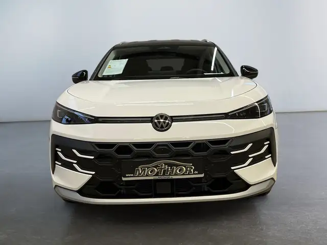 Volkswagen T-Roc view 6