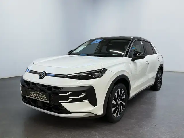 Volkswagen T-Roc view 2