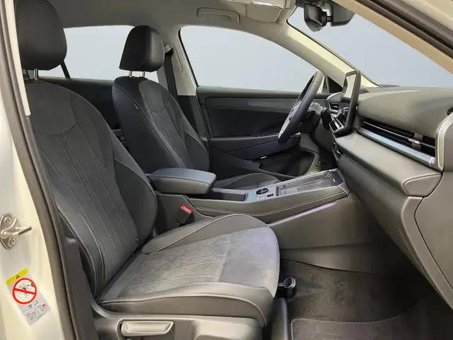 Volkswagen T-Roc view 10