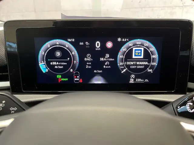 Volkswagen T-Roc view 12