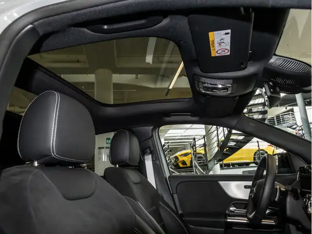 Mercedes-Benz GLA view 11