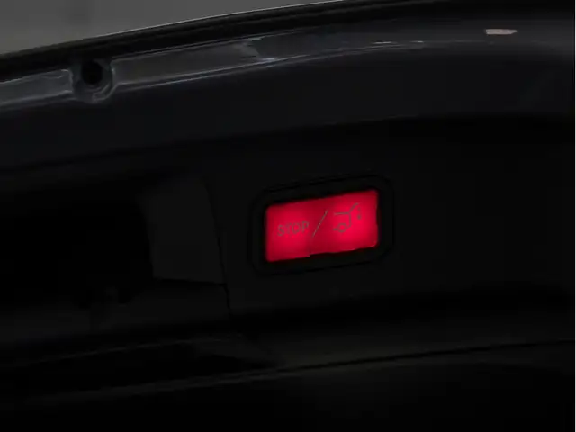 Mercedes-Benz GLA view 7
