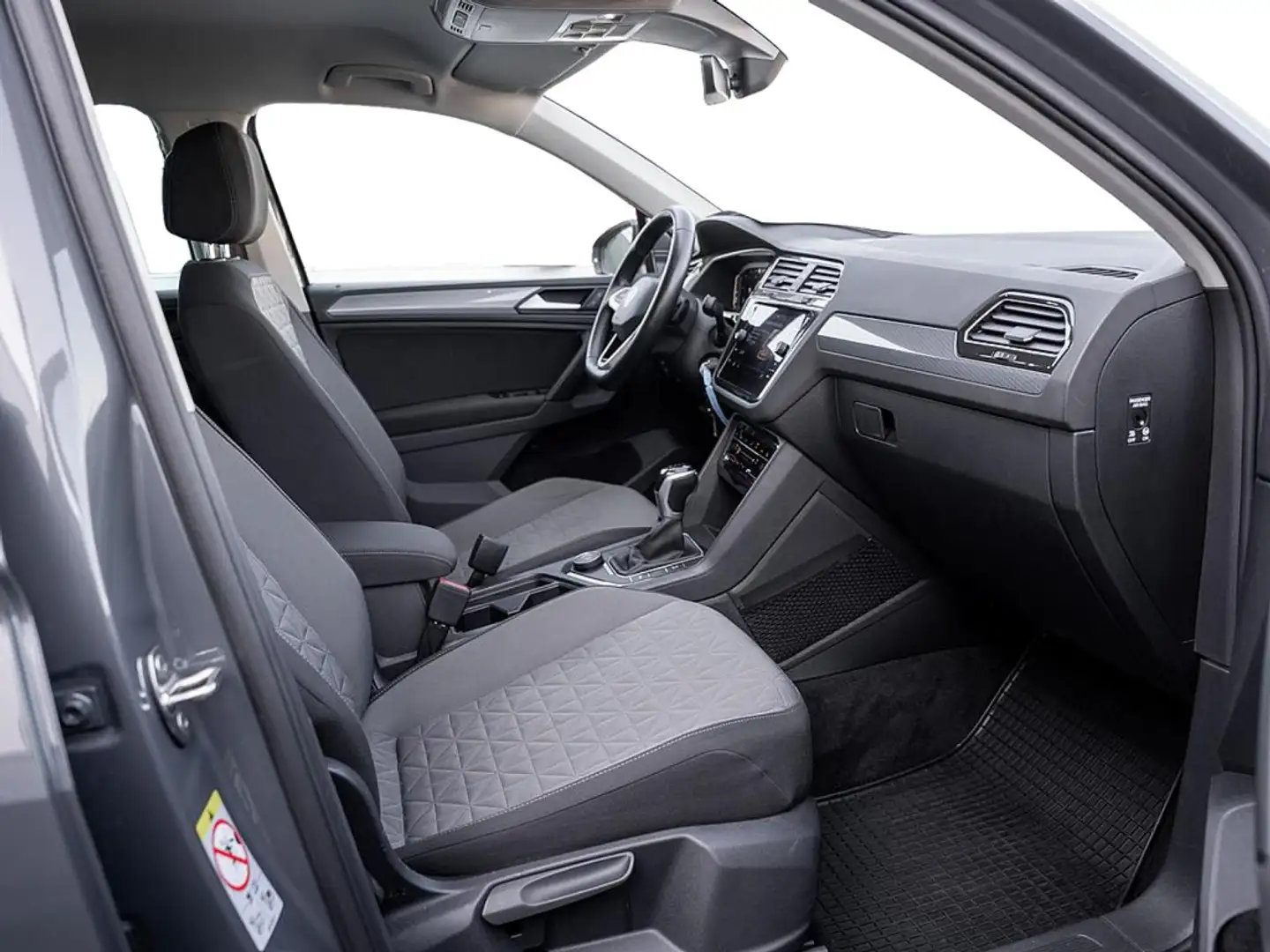 Volkswagen Tiguan 2.0 TDI Life 4M DSG AHK NAVI MATRIX KA Grau - 2
