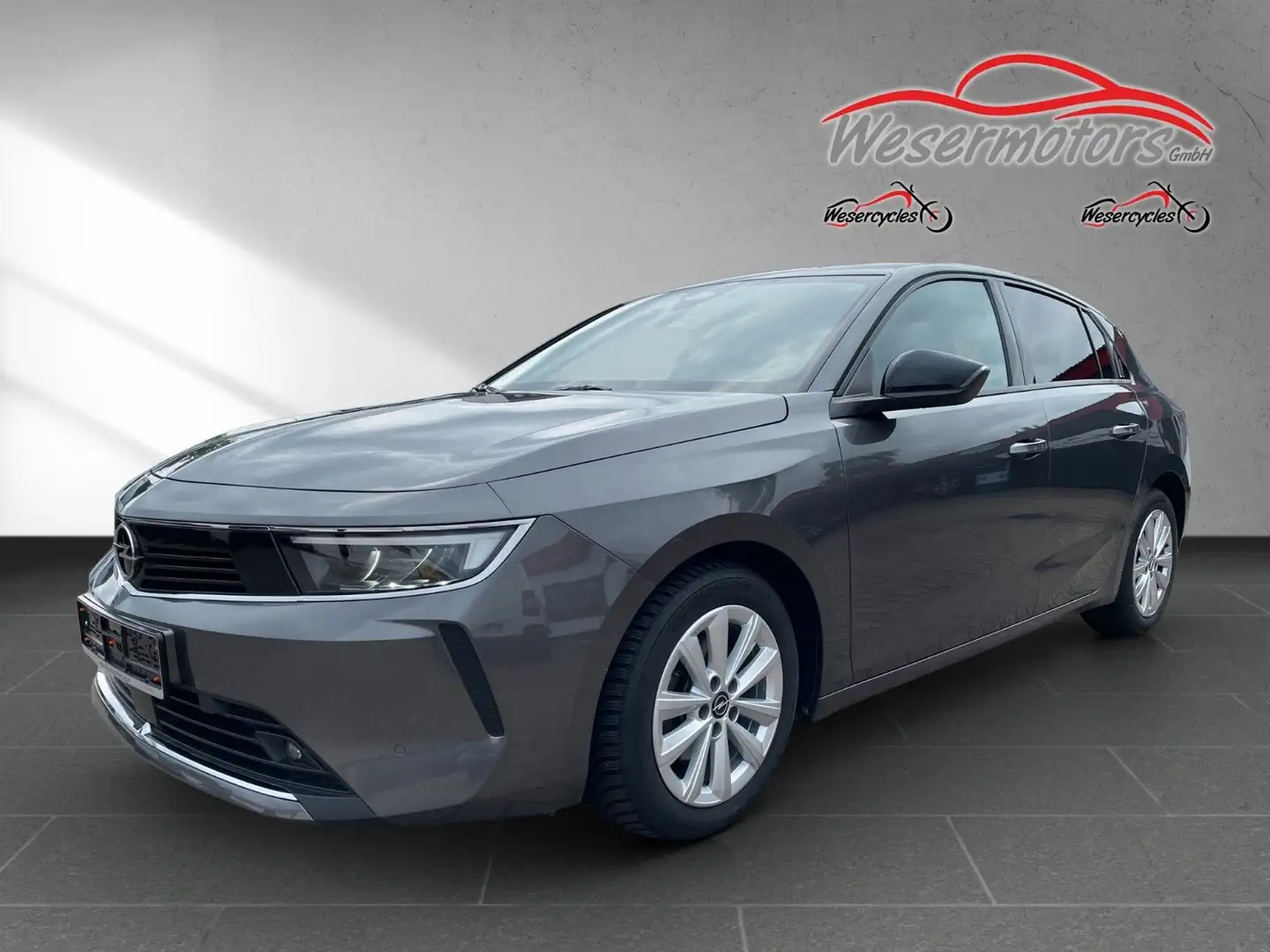 Opel Astra L Lim. 5-trg. Business Edition / Automatik Grijs - 2