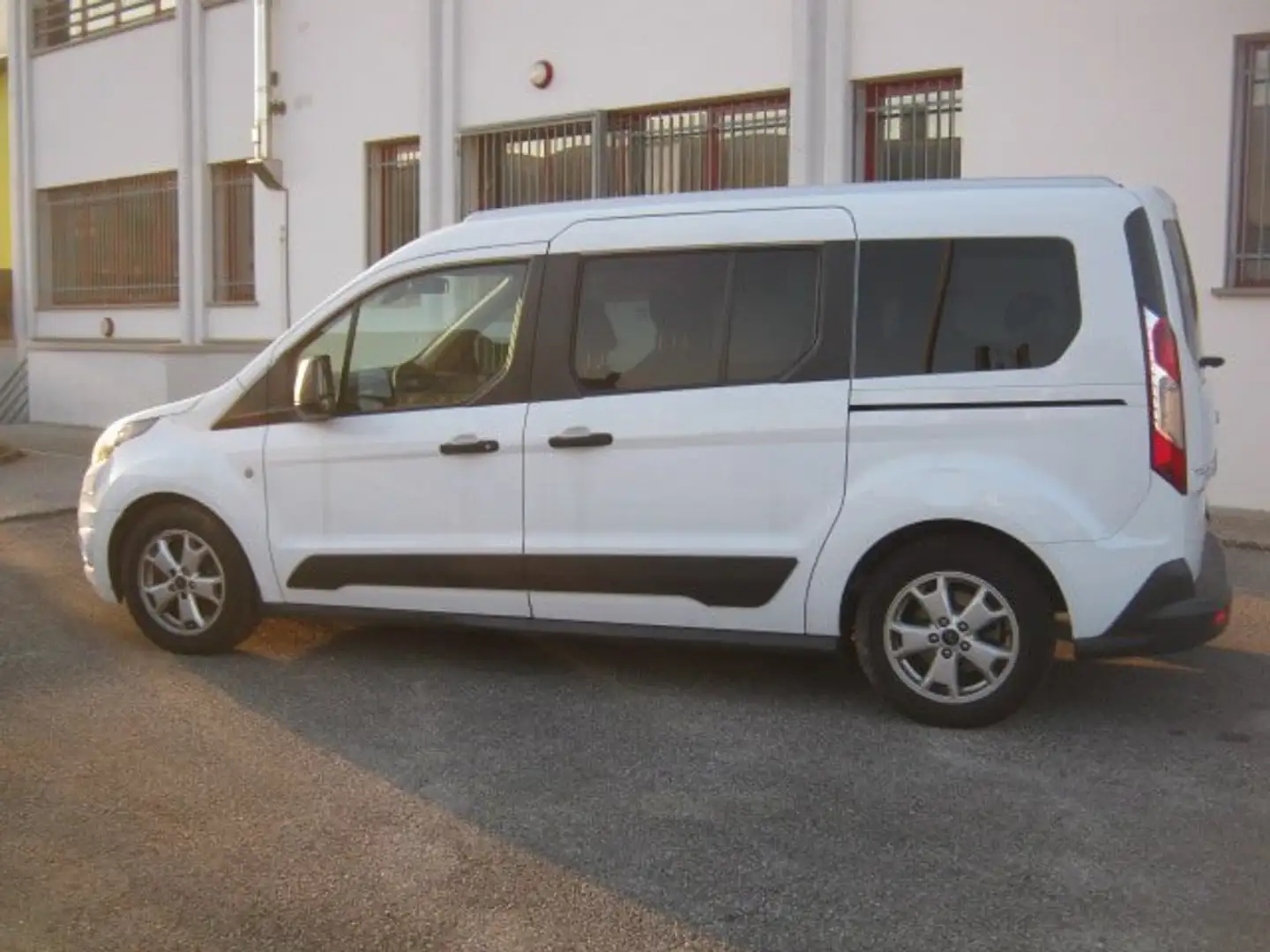 Ford Tourneo Connect 1.5 TDCI 120CV PL 7 Posti Frizione Rotta Bianco - 2