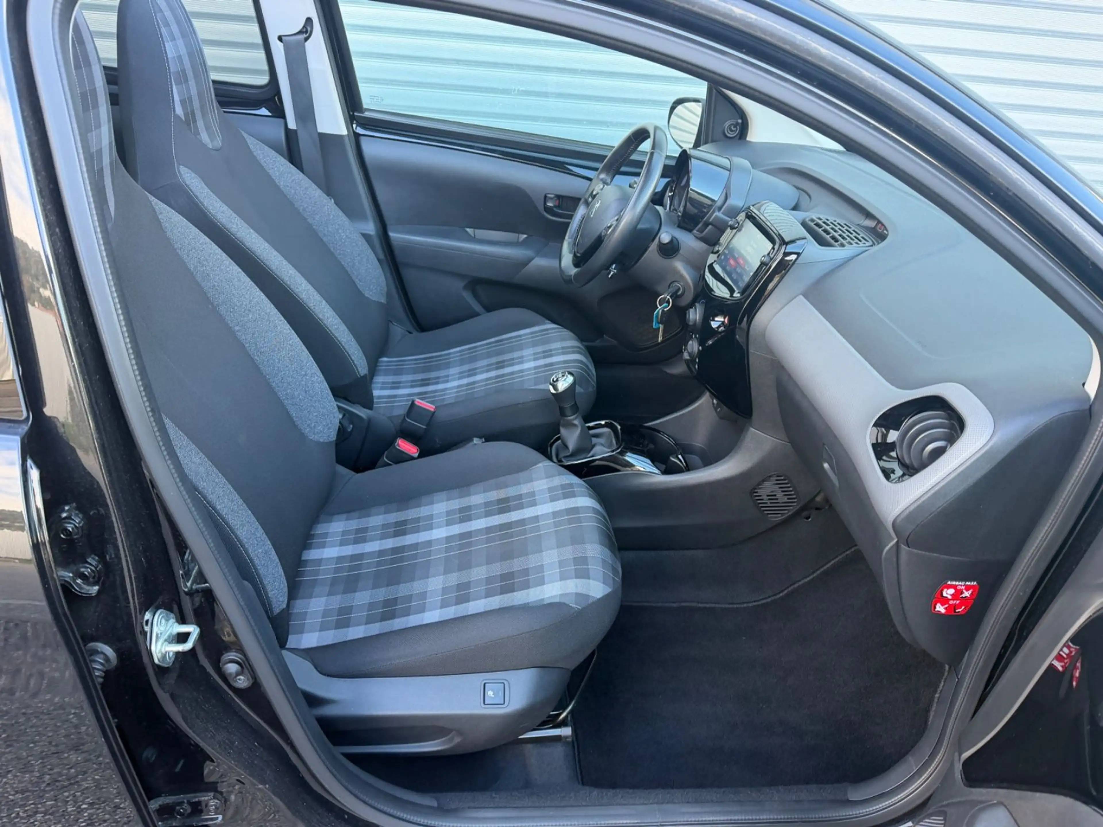 Peugeot 108 TOP Style — photo 10