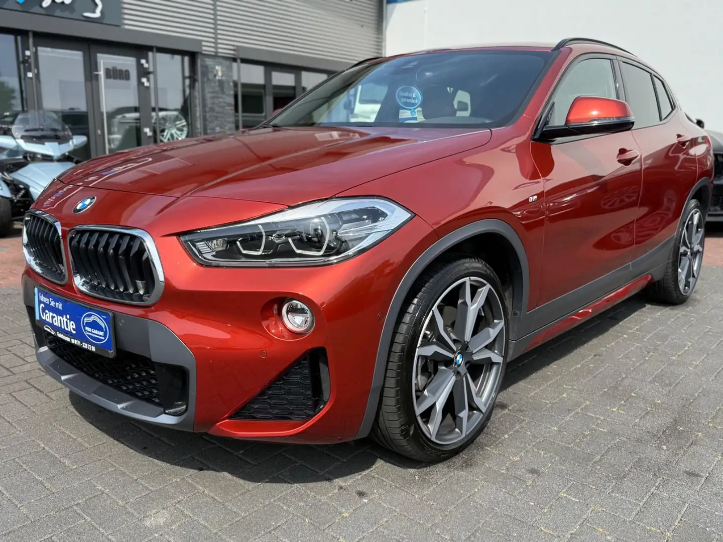 BMW X2 xDrive 20 i M Sport X *1. Hand *Pano *AHK Orange - 1