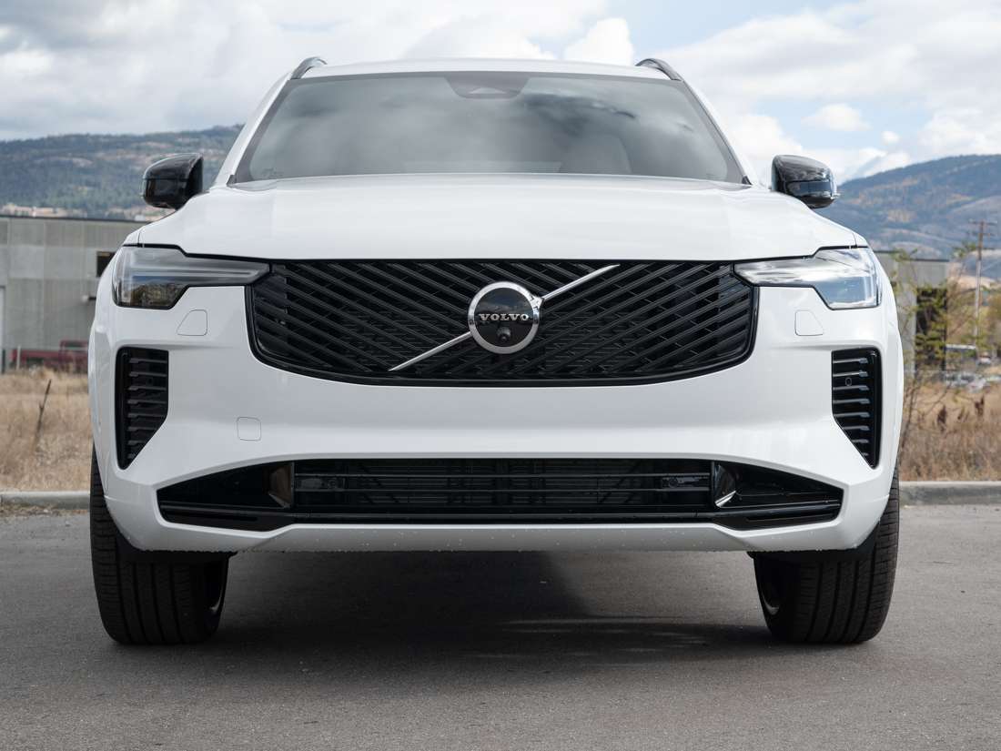 2026 Volvo XC90 B6 ULTRA DARK THEME thumb 9