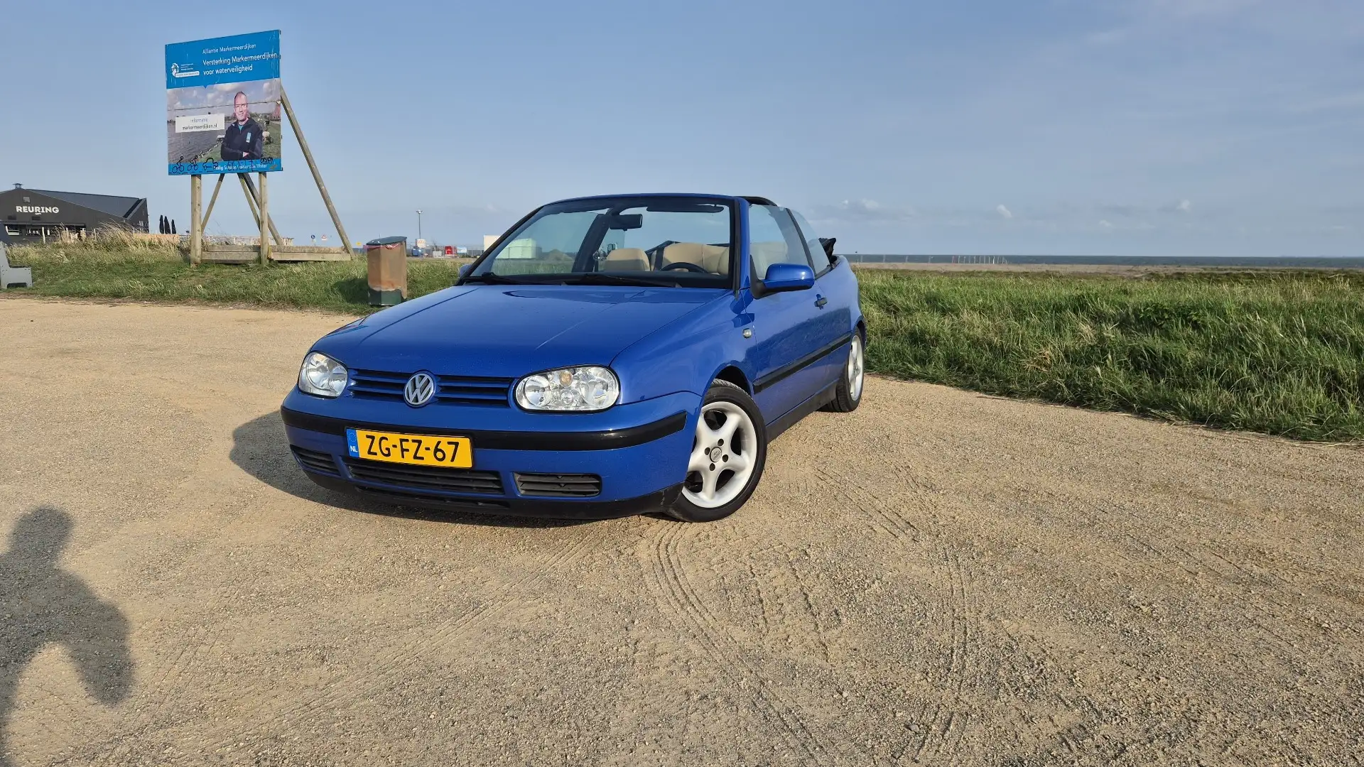 Volkswagen Golf Cabriolet 1.8 Trendline Bleu - 1