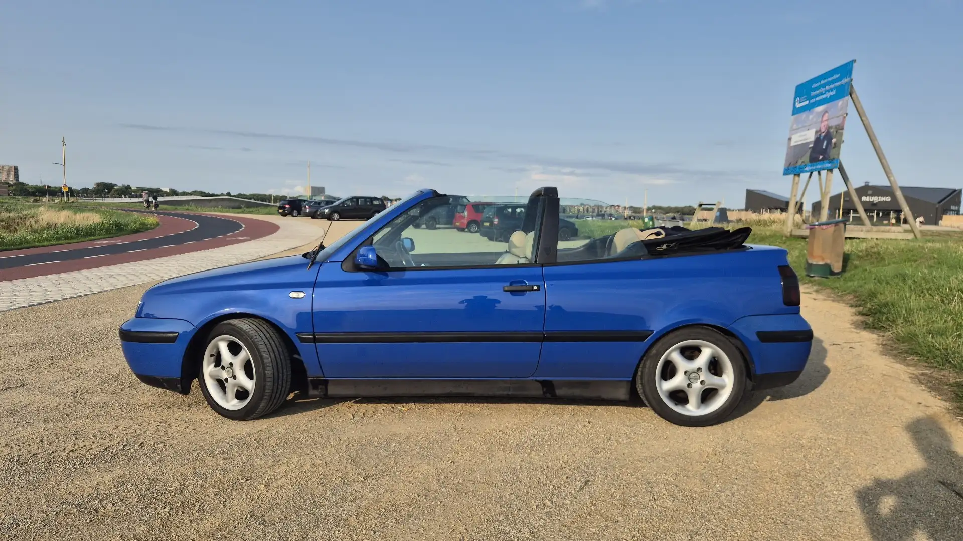 Volkswagen Golf Cabriolet 1.8 Trendline Bleu - 2
