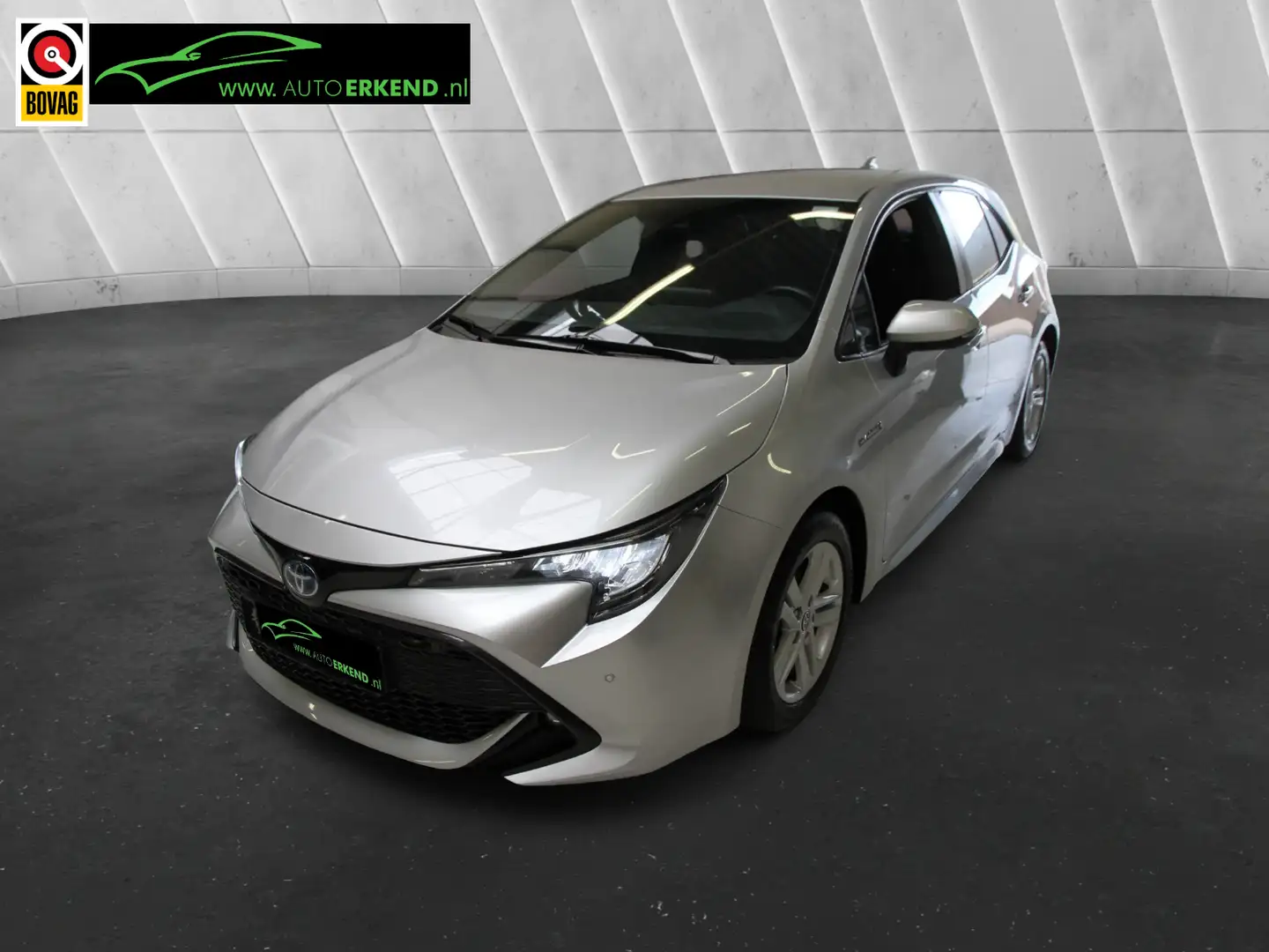 Toyota Corolla 1.8 Hybrid Dynamic - 1