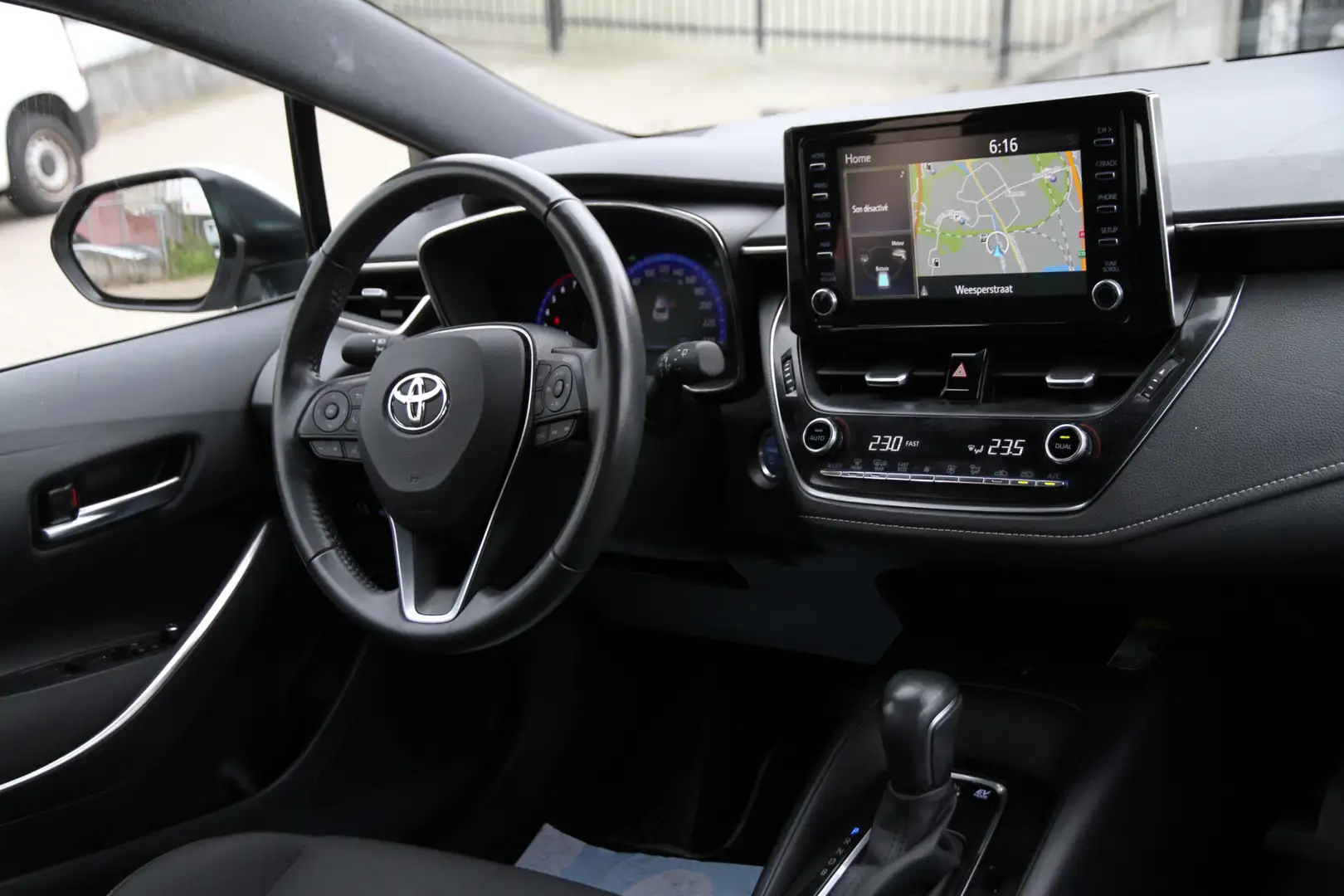 Toyota Corolla 1.8 Hybrid Dynamic - 2