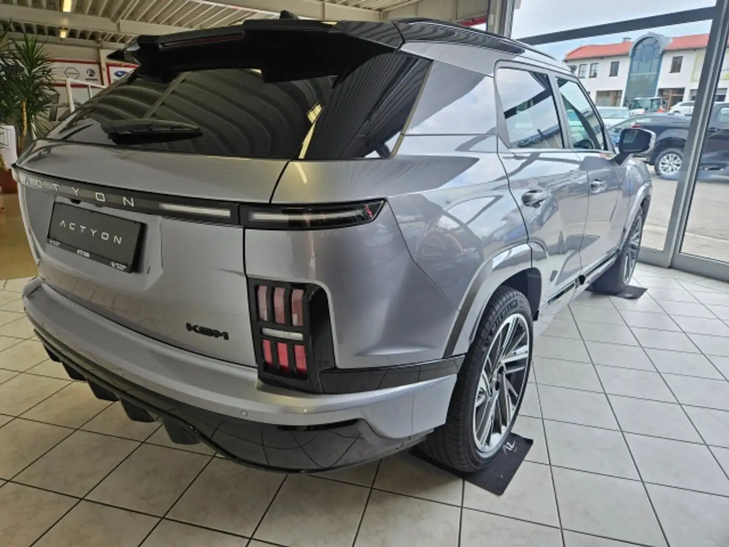 KGM Actyon 1,5GDI Premium AWD Autom. Silber - 2