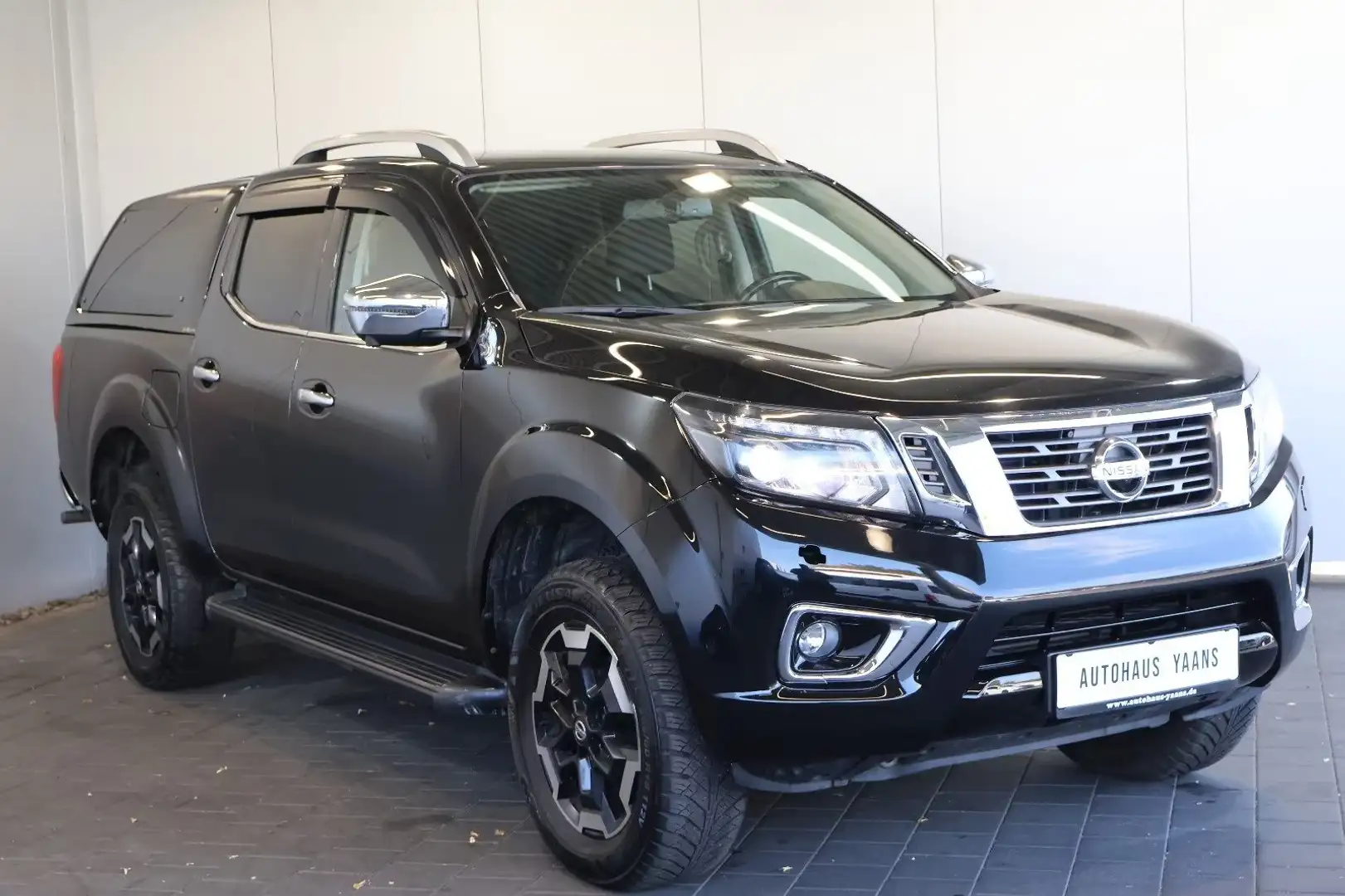 Nissan Navara Navara d.cab N-Connecta 190cv PRONTA CONSEGNA Nero - 1