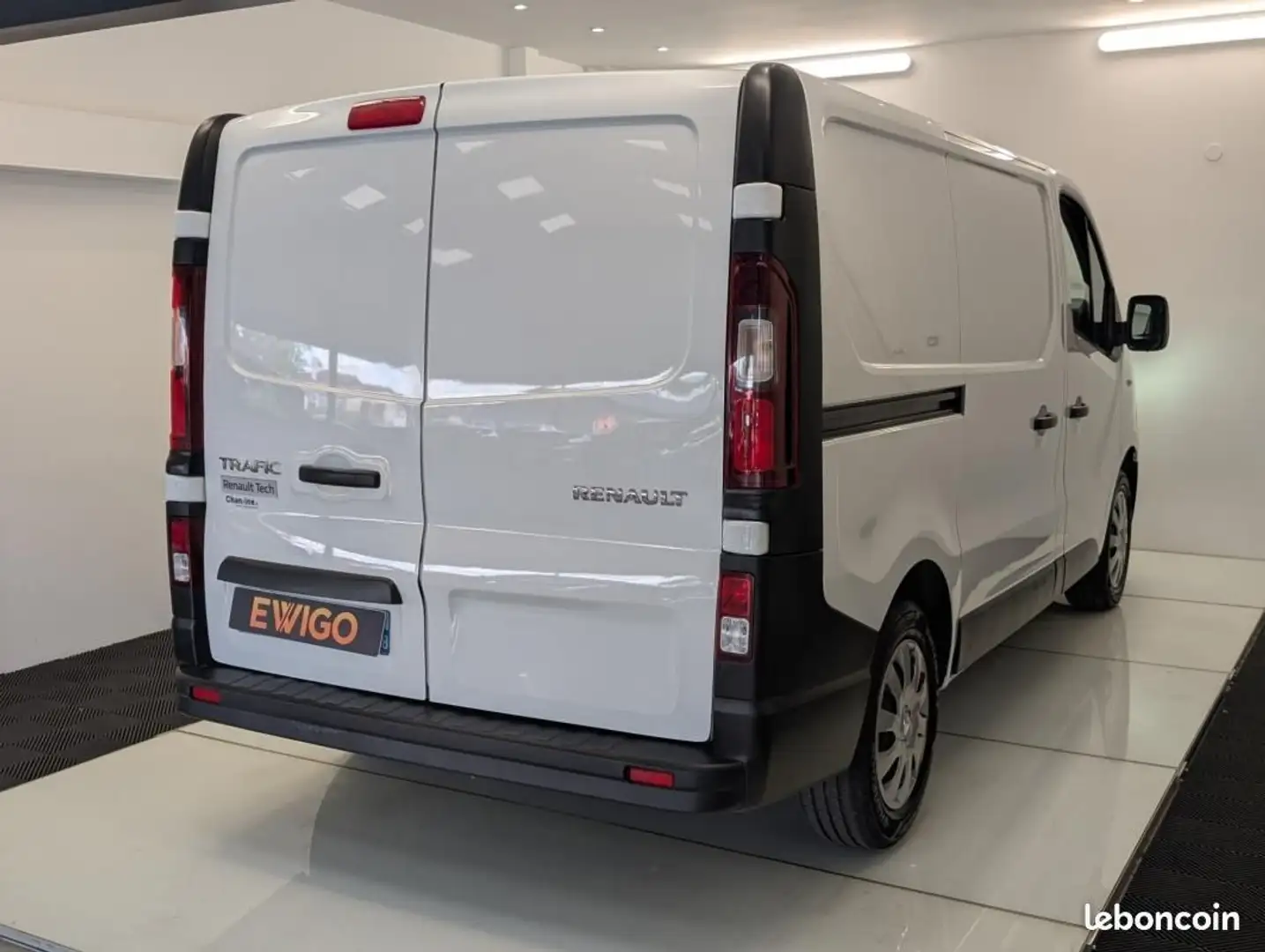 Renault Trafic VU 2.0 DCI 120ch L1H1 CONFORT 15990 TTC Білий - 2