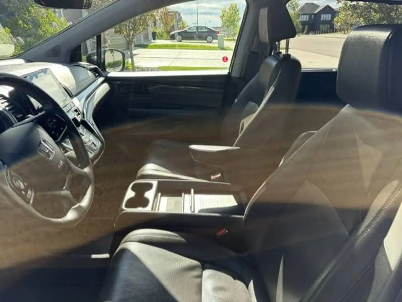 Honda Odyssey снимка Honda Odyssey