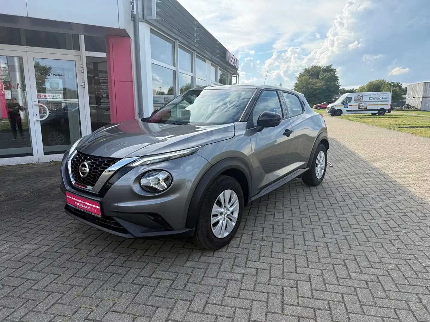 Nissan Juke 1.0 DIG-T 114PS 6MT Visia Gris - 1