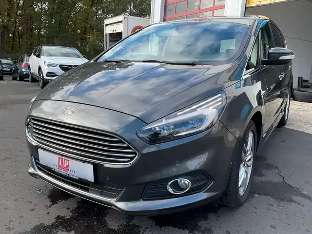 Ford S-Max S MAX 2.0 TDCI 4x4 Aut. Titanium 7.Sitzer AHK