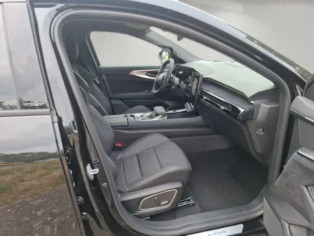 Renault Austral view 13