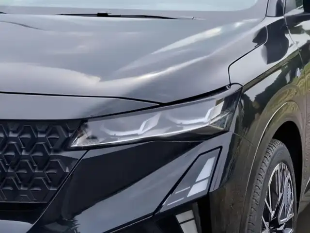 Renault Austral view 5