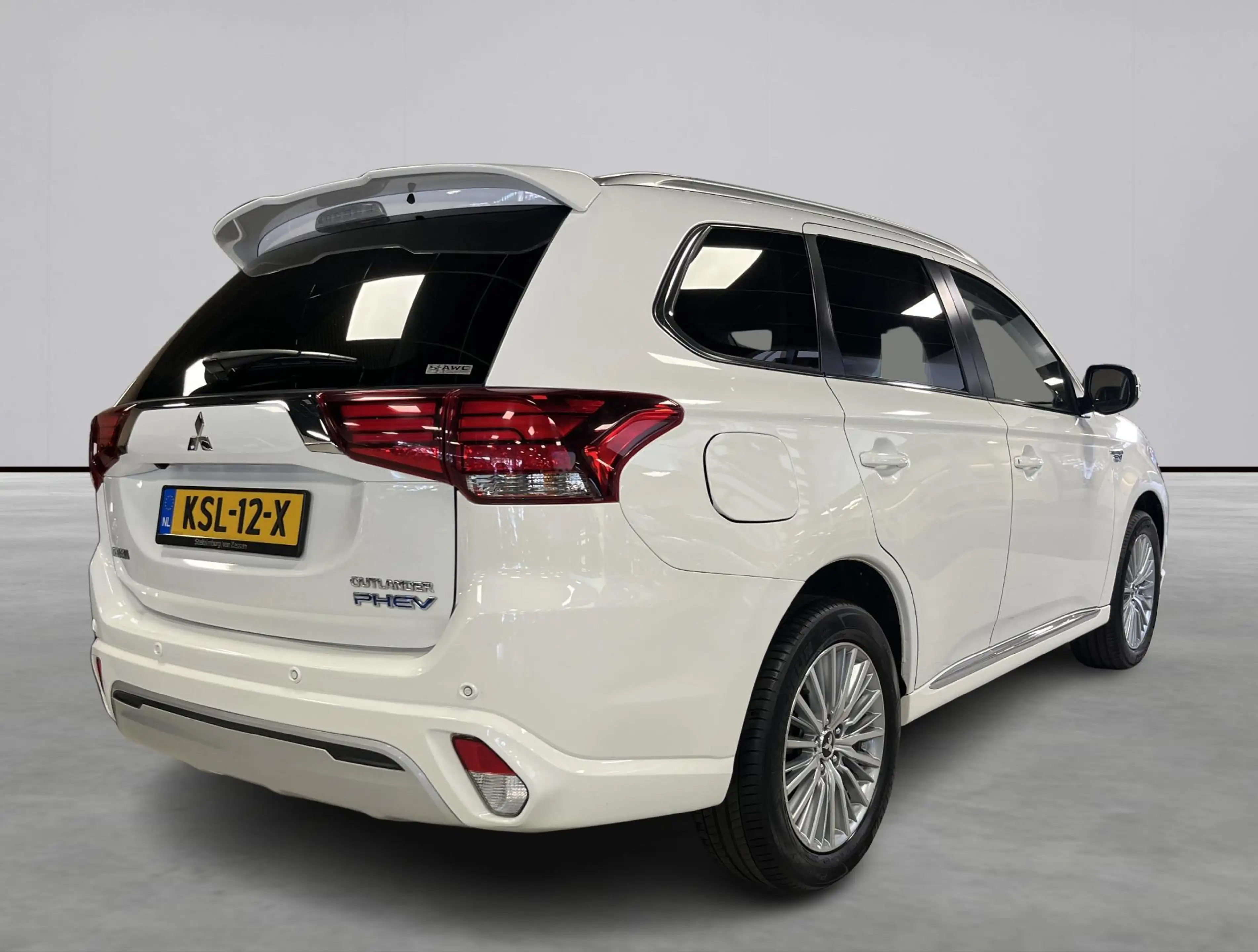Mitsubishi Outlander 2.4 PHEV Limited adaptieve cruise controle — photo 5