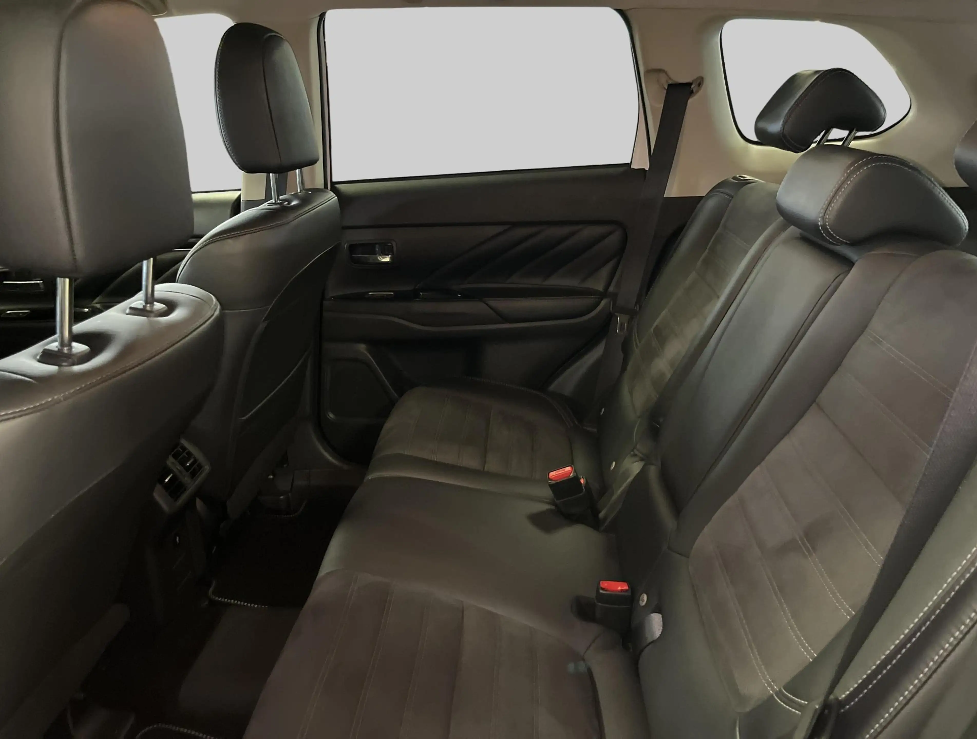 Mitsubishi Outlander 2.4 PHEV Limited adaptieve cruise controle — photo 8