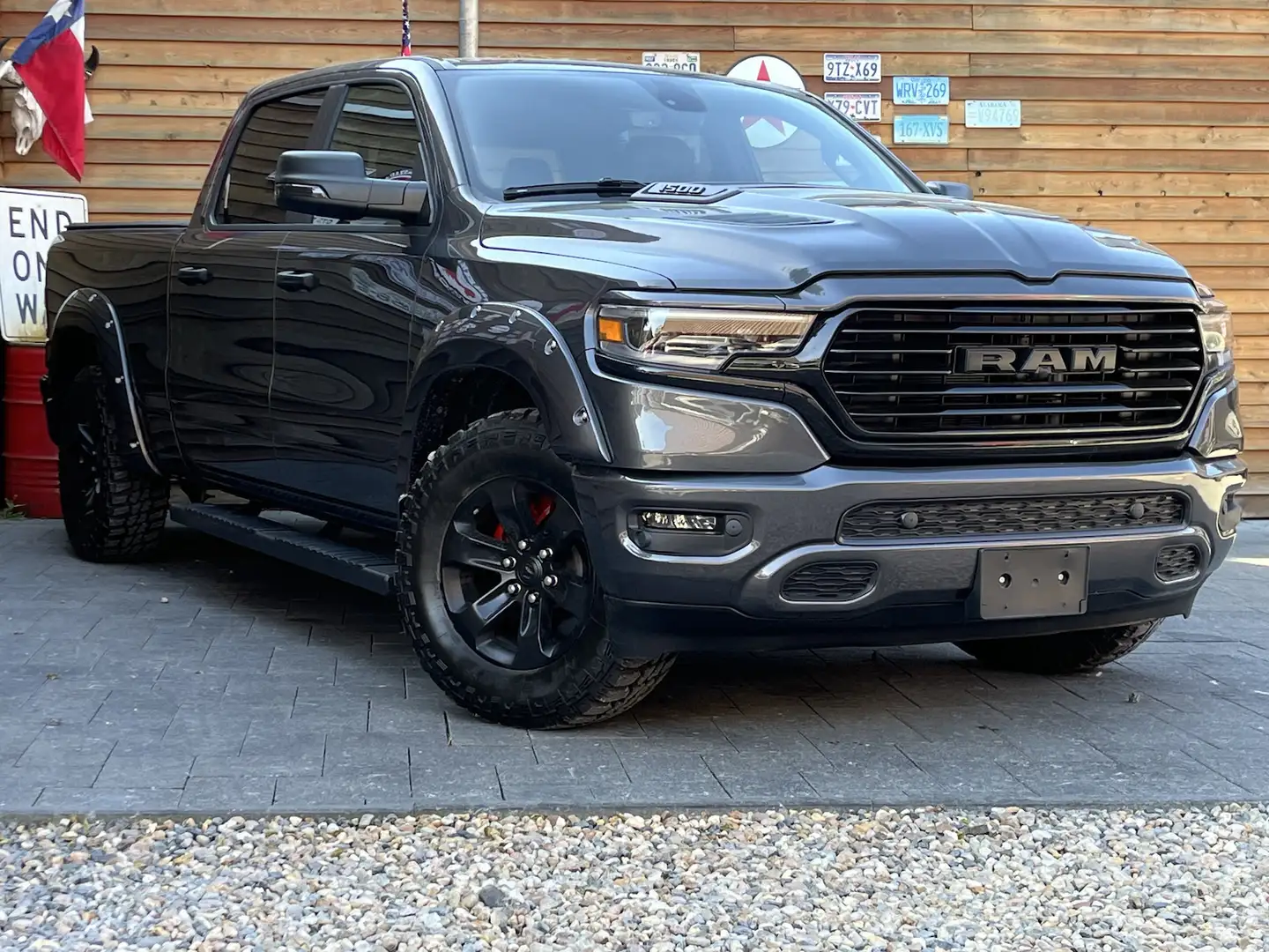 Dodge RAM 1500 Offroad 5,7 4x4 AHK LPG Prins Alpine Grau - 2