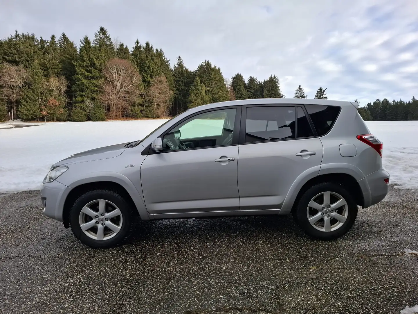 Toyota RAV 4 RAV4 2,2 D-4D 180 D-CAT 4WD X Silber - 2